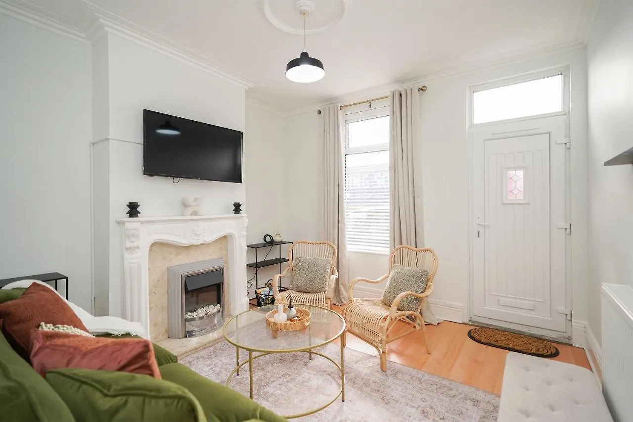 Stadium View, Entire Private House, Close To City Centre, Free Wifi Sheffield